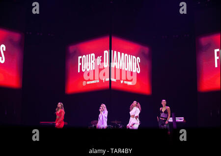 Liverpool, Royaume-Uni. 27 mai 2019. British girl group, et de l'ancien facteur de X à l'investiture, de quatre diamants, effectuer comme support pour Rita Ora lors de sa tournée "Phoenix", du Liverpool M&S Bank Arena. Crédit : Paul Warburton/Alamy Live News Banque D'Images