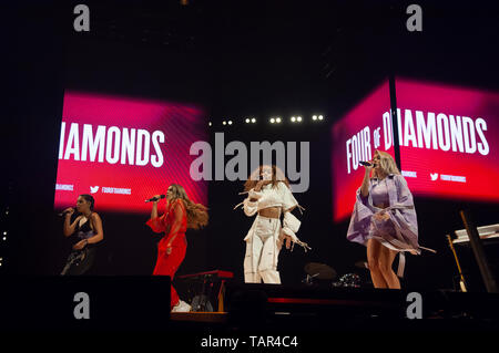 Liverpool, Royaume-Uni. 27 mai 2019. British girl group, et de l'ancien facteur de X à l'investiture, de quatre diamants, effectuer comme support pour Rita Ora lors de sa tournée "Phoenix", du Liverpool M&S Bank Arena. Crédit : Paul Warburton/Alamy Live News Banque D'Images