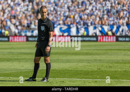 Le 25 mai 2019. Oeiras, Portugal. Arbitre du match, Jorge Sousa, en action pendant le match Sporting CP vs FC Porto © Alexandre de Sousa/Alamy Live News Banque D'Images