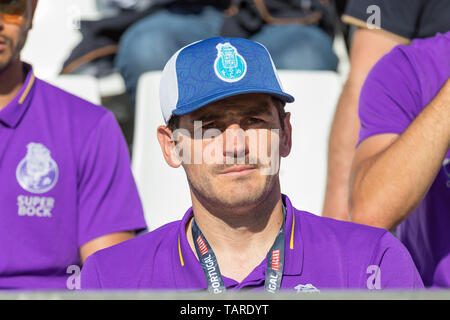 Le 25 mai 2019. Oeiras, Portugal. Porto, l'attaquant de l'Espagne Iker Casillas (1) regarder le match Sporting CP vs FC Porto © Alexandre de Sousa/Alamy Live News Banque D'Images