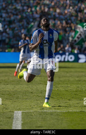 Le 25 mai 2019. Oeiras, Portugal. Avant de Porto du Mali Moussa Marega (11) en action pendant le match Sporting CP vs FC Porto © Alexandre de Sousa/Alamy Live News Banque D'Images