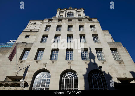 Le centre-ville de Manchester journée ensoleillée à Gotham Hotel imposant ancienne banque de la rue King, conçu par Edwin Lutyens Banque D'Images