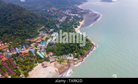 Vue aérienne de klong Prao Beach et plage de Kai Bae à Koh Chang, Trat, Parc National Thaialnd Banque D'Images