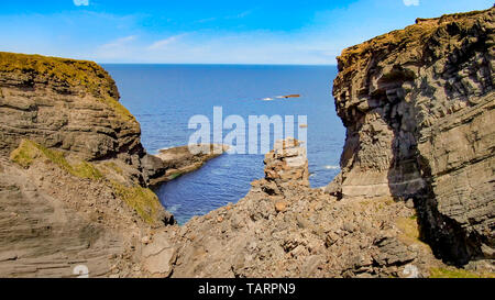 Belles falaises Kilkee à la côte ouest de l'Irlande - la photographie de voyage Banque D'Images