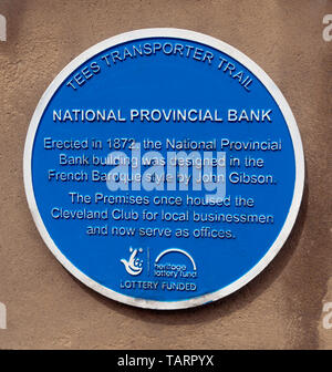 Transporteur Tees Trail Blue Plaque sur le site de l'ancien National Provincial Bank érigée en 1872 en style baroque français, conçu par John Gibson Banque D'Images