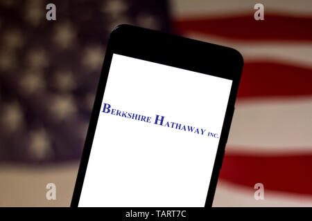 Sur cette photo, l'illustration logo Berkshire Hathaway est vu affichée sur un smartphone. Banque D'Images