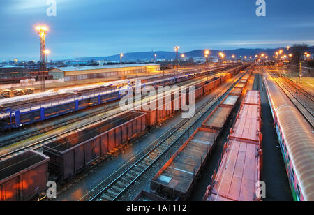 Train de fret ferroviaire fret - Transports Banque D'Images