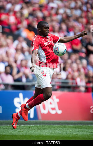 Londres, Angleterre - le 26 mai : Anfernee Dijksteel de Charlton Athletic boule de commande au cours de la Sky Bet League un play-off finale entre Charlton Athletic et Sunderland au stade de Wembley le 26 mai 2019 à Londres, Royaume-Uni. (Photo par Sebastian Frej/MO Media) Banque D'Images