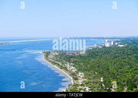 Une vue aérienne de Pensacola Bay avec Perdido Key dans l'arrière-plan Banque D'Images