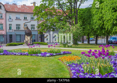 Ville Jurmala, République de Lettonie. Urban street view avec monument et bâtiments. 2019. 25. Peut Banque D'Images