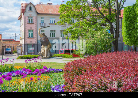 Ville Jurmala, République de Lettonie. Urban street view avec monument et bâtiments. 2019. 25. Peut Banque D'Images