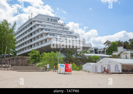 Ville Jurmala, République de Lettonie. Les touristes et l'hôtel de plage de la mer Baltique. La marche des peuples. Photos de voyage. 2019. 25. Peut Banque D'Images