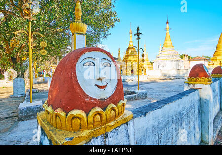 La colorée Pyit Taing Htaung statue sur la clôture de Nget Pyaw Taw Pagode, Pindaya, Myanmar. Banque D'Images