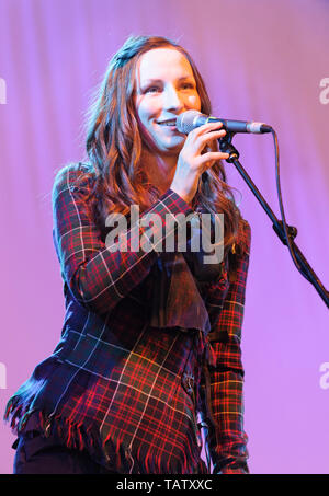 Julie Fowlis effectuant au Festival de Wickham, UK. Le 15 août 2014. Banque D'Images