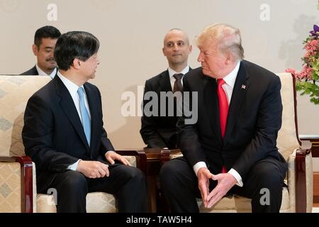 Le Président américain Donald Trump, gauche, rencontre avec l'empereur héritier Naruhito du Japon lors de l'état Appel à l'Imperial Palace, 27 mai 2019 à Tokyo, Japon. Banque D'Images