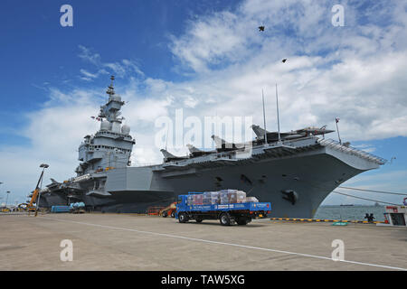 Singapour, Singapour. 28 mai, 2019. Porte-avions français Charles de Gaulle est à quai à la base navale de Changi, à Singapour, le 28 mai 2019. Credit : Puis Chih Wey/Xinhua/Alamy Live News Banque D'Images