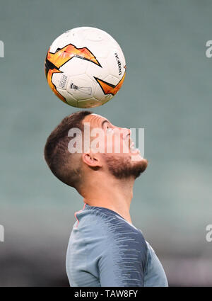 Baku, Azerbaïdjan. 28 mai, 2019. Eden Hazard équilibre la balle en finale FC Chelsea session de formation au Stade Olympique. La finale de l'Europa League entre Chelsea FC et Arsenal FC aura lieu ici le 29 mai 2019. Credit : Arne Dedert/dpa/Alamy Live News Banque D'Images