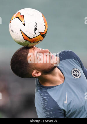 Baku, Azerbaïdjan. 28 mai, 2019. Eden Hazard équilibre la balle en finale FC Chelsea session de formation au Stade Olympique. La finale de l'Europa League entre Chelsea FC et Arsenal FC aura lieu ici le 29 mai 2019. Credit : Arne Dedert/dpa/Alamy Live News Banque D'Images