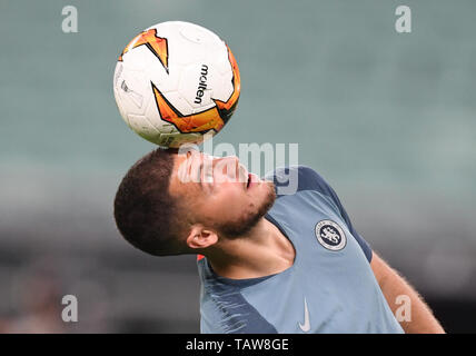 Baku, Azerbaïdjan. 28 mai, 2019. Eden Hazard équilibre la balle en finale FC Chelsea session de formation au Stade Olympique. La finale de l'Europa League entre Chelsea FC et Arsenal FC aura lieu ici le 29 mai 2019. Credit : Arne Dedert/dpa/Alamy Live News Banque D'Images