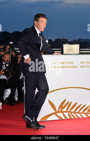 CANNES, FRANCE. 25 mai 2019 : Antonio Banderas à la Palme d'Or photocall au 72e Festival de Cannes. Photo : Paul Smith / Featureflash Banque D'Images