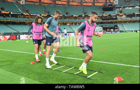 Baku, Azerbaïdjan. 28 mai, 2019. Eden Hazard (r) prend part à la formation finale du Chelsea FC au Stade Olympique. La finale de l'Europa League entre Chelsea FC et Arsenal FC aura lieu ici le 29 mai 2019. Credit : Arne Dedert/dpa/Alamy Live News Banque D'Images