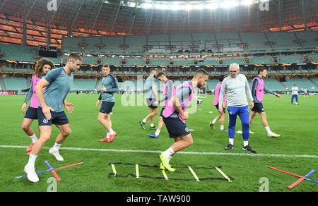 Baku, Azerbaïdjan. 28 mai, 2019. Eden Hazard (avant droite) assiste à la finale FC Chelsea session de formation au Stade Olympique. La finale de l'Europa League entre Chelsea FC et Arsenal FC aura lieu ici le 29 mai 2019. Credit : Arne Dedert/dpa/Alamy Live News Banque D'Images