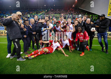 Arnhem, Pays-Bas. 28 mai, 2019. ARNHEM, 28-05-2019, l'Eredivisie néerlandaise, saison 2018, GelreDome - 2019. Utrecht célébrant la victoire après la partie Vitesse - FC Utrecht (play-off) . Credit : Pro Shots/Alamy Live News Banque D'Images