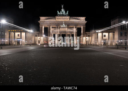 Berlin, Allemagne. 29 mai, 2019. Des gens est vide de la Pariser Platz à la porte de Brandebourg en début de matinée. (Effet de zoom) Crédit : Paul Zinken/dpa/Alamy Live News Banque D'Images