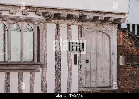 Lavenham, UK - 19 Avril 2019 : Façade de Lavenham Priory, un chalet à colombages médiévale en Angleterre, Lavenham, converti en lit haut de gamme et breakf Banque D'Images