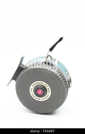 Un Garcia Mitchell 710 Automatic Fly Reel produites dans les années 1970. Le rabatteur a travaillé sur un principe mécanique, comme la ligne a été tiré du tiroir il wou Banque D'Images