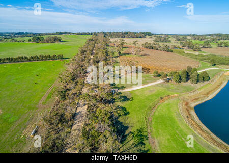 Vue aérienne de la campagne pittoresque sur la péninsule de Mornington, Australie Banque D'Images