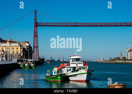 Portugalete, Espagne. 14 février, 2019. Transporter bridge appelé pont Vizcaya sur la rivière Nervion (Puente transportador de Vizcaya) Banque D'Images