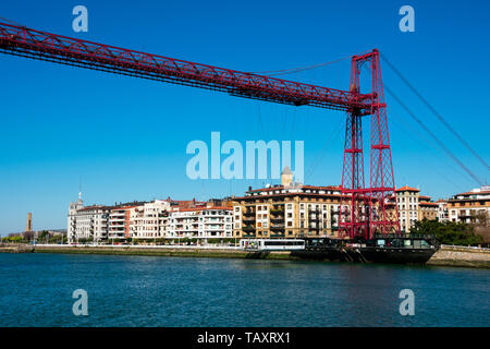 Portugalete, Espagne. 14 février, 2019. Transporter bridge appelé pont Vizcaya sur la rivière Nervion (Puente transportador de Vizcaya) Banque D'Images