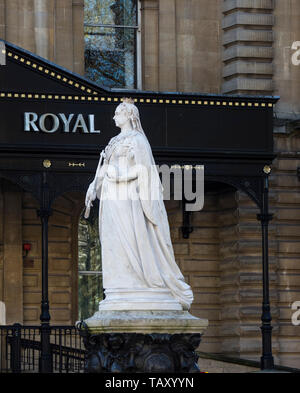 Statue de la reine Victoria dans la ville de Bristol au Royaume-Uni. Banque D'Images