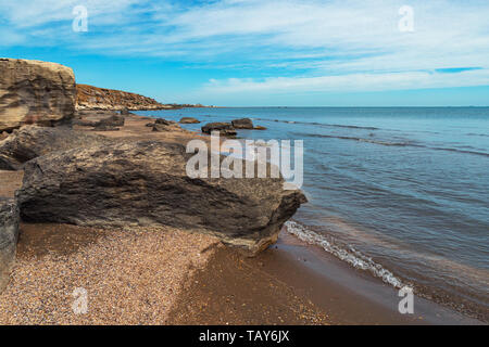 Rocky mer plage Banque D'Images