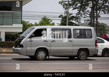 Chiang Mai, Thaïlande - 17 mai 2019 : Un Benz MB140D Van. Sur road no.1001, à 8 km de la ville de Chiangmai. Banque D'Images