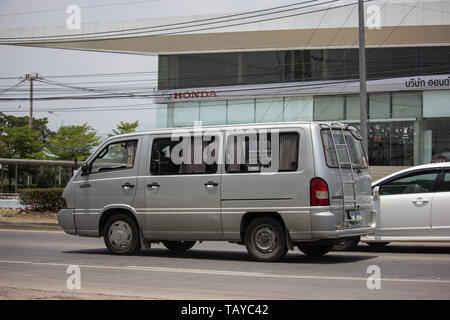 Chiang Mai, Thaïlande - 17 mai 2019 : Un Benz MB140D Van. Sur road no.1001, à 8 km de la ville de Chiangmai. Banque D'Images