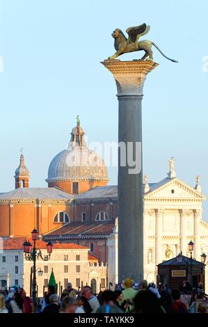 Le lion de Saint Marc à Venise Italie colonne Europe EU Banque D'Images