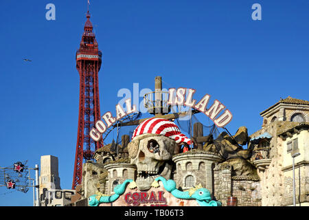 La célèbre Blackpool plane sur l'île de corail complexe d'attractions de Blackpool, Lancashire, England, UK Banque D'Images