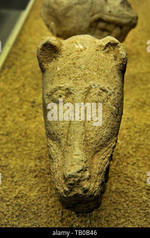 Des artefacts de Gobekli Tepe sur l'affichage dans le musée à Sanliurfa, en Turquie Banque D'Images