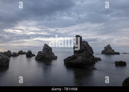 La cala dels frales à lloret de mar au lever du soleil, Espagne Banque D'Images