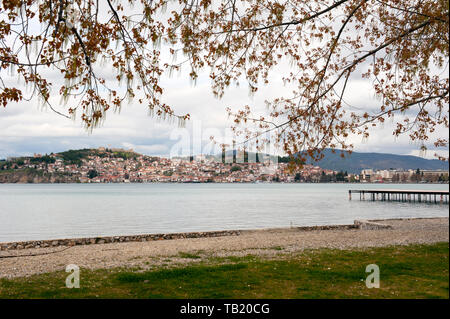 La pittoresque ville d''Ohrid, a noté que la "Jérusalem des Balkans" pour ses 365 églises, une pour chaque jour de l'année, vues du lac d'Ohrid Lak Banque D'Images
