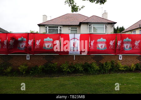 Liverpool, Royaume-Uni. 29 mai, 2019. Maisons de Liverpool, décorée de drapeaux et bannières avant la finale de la Ligue des Champions contre Tottenham à Madrid le samedi 1er juin. Credit : Ken biggs/Alamy Live News Banque D'Images
