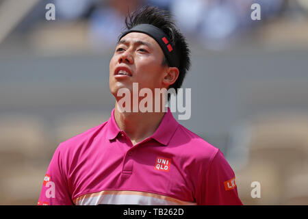 Paris, France. 29 mai, 2019. Paris, France 29 mai. Kei Nishikori (JPN) se concentre sur la balle au cours de l'Open de France de Tennis au Stade Roland-Garros, Paris le mercredi 29 mai 2019. (Crédit : Jon Bromley | MI News) Credit : MI News & Sport /Alamy Live News Banque D'Images