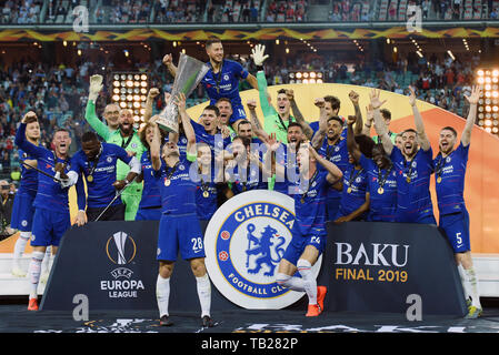 Baku, Azerbaïdjan. 29 mai, 2019. Les joueurs de Chelsea célébrer avec le trophée après la finale de l'UEFA Europa League match entre Chelsea et Arsenal à Bakou, Azerbaïdjan, le 29 mai 2019. Chelsea a gagné 4-1. Credit : Tofik Babayev/Xinhua/Alamy Live News Banque D'Images