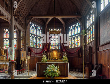 À l'intérieur de l'Église catholique de Sainte Catherine à Honfleur, la plus grande église en bois en France Banque D'Images