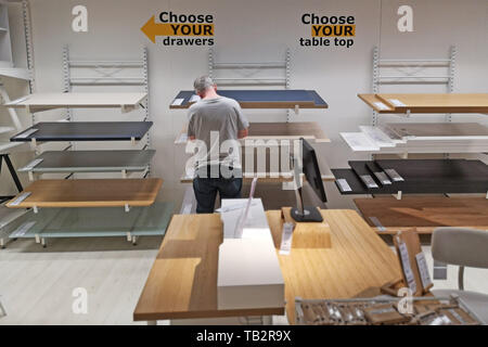 Concevoir vos propres meubles chez Ikea à Coventry, Royaume-Uni, le 29 mai 2019. Banque D'Images