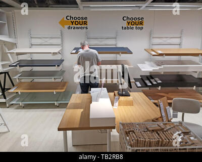 Concevoir vos propres meubles chez Ikea à Coventry, Royaume-Uni, le 29 mai 2019. Banque D'Images