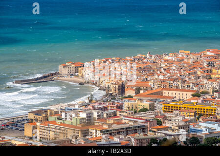 Portrait de la vieille ville de Cefalù, Sicile. Banque D'Images