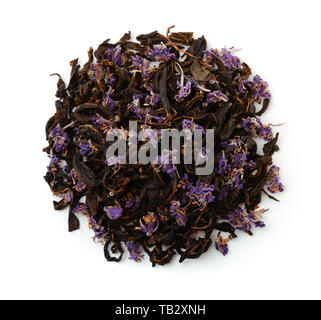 Vue de dessus du thé de fines herbes fermentées sèches isolated on white Banque D'Images